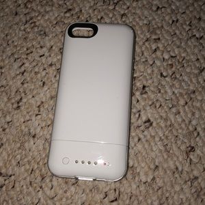 White Mophie case for the IPhone 5 and IPhone 5s!!